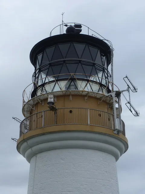 Flannan Isles- close-up of the lighthouse (geograph 3201960)