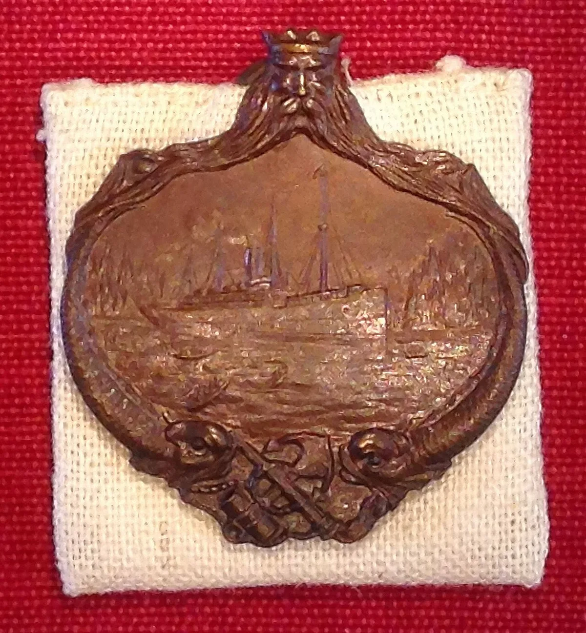 RMS Carpathia Medal cropped and retouched